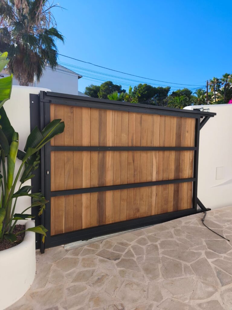 Cliff House Moraira Bespoke Ipe Gate