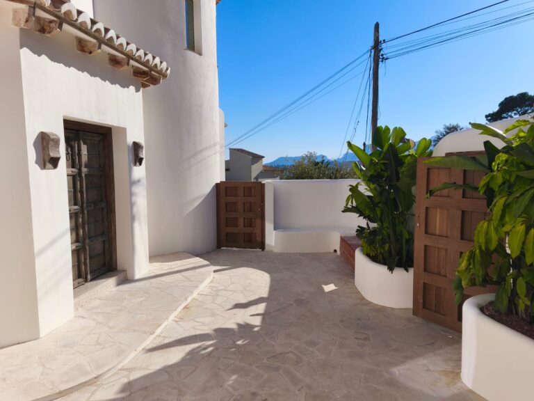 Cliff House Moraira Doors